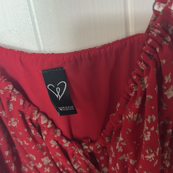 Red summer dress - Picture 2 of 3